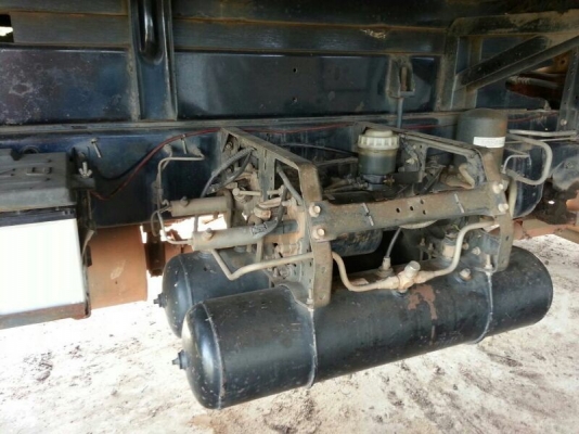 รถอีซูซุ 6 ล้อดั้ม 200 แรงม้า. ปี 52  ( รถวิ่ง 2xx,xxx กม. )  สนใจติดต่อ 081 - 6079515