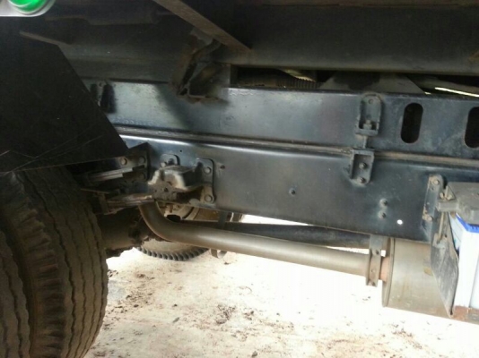 รถอีซูซุ 6 ล้อดั้ม 200 แรงม้า. ปี 52  ( รถวิ่ง 2xx,xxx กม. )  สนใจติดต่อ 081 - 6079515