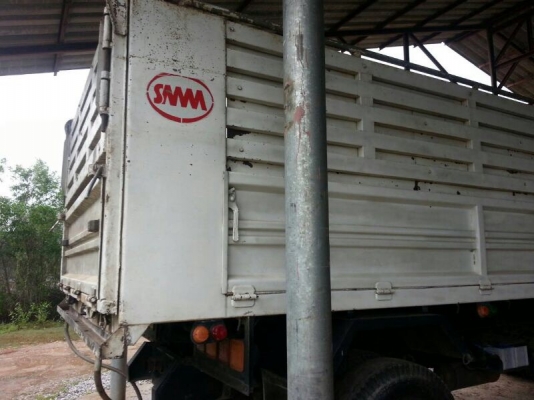 รถอีซูซุ 6 ล้อดั้ม 200 แรงม้า. ปี 52  ( รถวิ่ง 2xx,xxx กม. )  สนใจติดต่อ 081 - 6079515