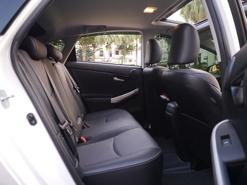 ขาย TOYOTA PRIUS รุ่นใหม่ล่าสุด เจ้าของขายเอง