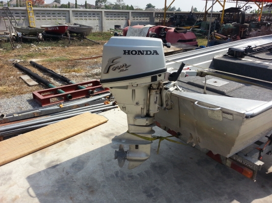 ขายเรืออลูมิเนียม เครื่อง honda 4 จังหวะ 15hp พร้อมเทลเลอร์สภาพสวย ราคา 110000 บาทครับ ขายเรืออลูมิเนียม เครื่อง honda 4 จังหวะ 15hp พร้อมเทลเลอร์สภาพสวย ราคา 110000 บาทครับ