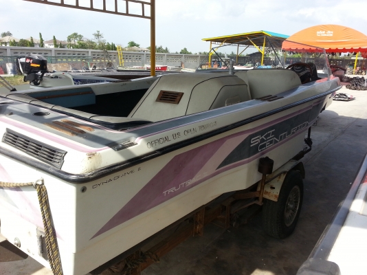 ขายเรือ SKI CENTURION เครื่อง Indmar พร้อมเทลเลอร์ สภาพดีครับ ราคา 250000 บาทครับ ขายเรือ SKI CENTURION เครื่อง Indmar พร้อมเทลเลอร์ สภาพดีครับ ราคา 250000 บาทครับ