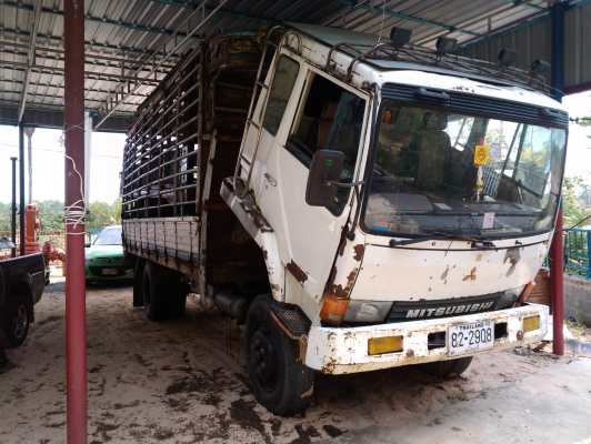 ขาย FUSO ยาว 6 เมตร   6 น็อต หน้า-หลัง เบรคจิ๊ฟฟี่ พวงมาลัย POWER เครื่อง 6D15  170 แรง