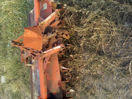 Kubota 2002  20แรง ขับเคลื่อนสี่ล้อ สภาพสวย วิ่งเงียบทุกเกียร์  มี ผานยกล้องมัน  ผานสาม  โรตารี่ ผานขุดมัน  ล้อแปะข้าง  สนใจติดต่อ 089-9638932