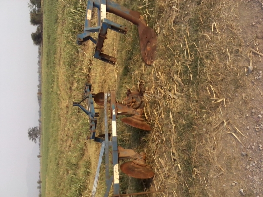 Kubota 2002  20แรง ขับเคลื่อนสี่ล้อ สภาพสวย วิ่งเงียบทุกเกียร์  มี ผานยกล้องมัน  ผานสาม  โรตารี่ ผานขุดมัน  ล้อแปะข้าง  สนใจติดต่อ 089-9638932