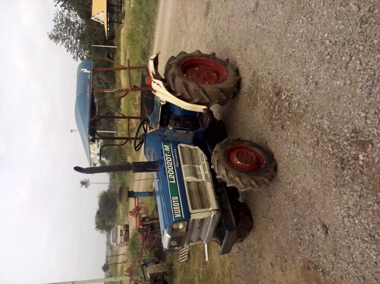 Kubota 2002  20แรง ขับเคลื่อนสี่ล้อ สภาพสวย วิ่งเงียบทุกเกียร์  มี ผานยกล้องมัน  ผานสาม  โรตารี่ ผานขุดมัน  ล้อแปะข้าง  สนใจติดต่อ 089-9638932
