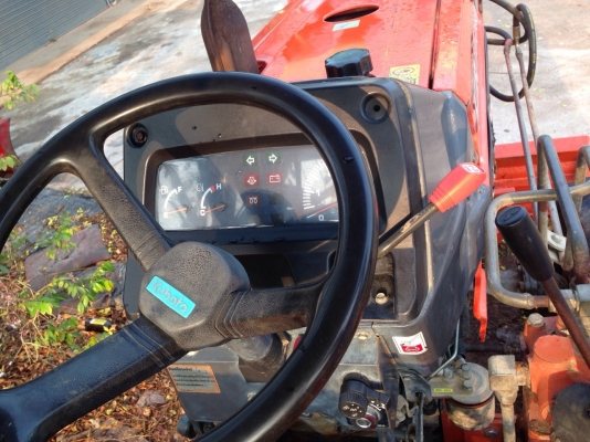 ขายคูโบต้า  26  แรงไทยรถสวยพร้อมใช้เดิมๆไม่เคยเเกะ