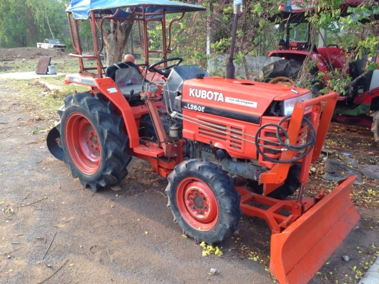 ขายคูโบต้า  26  แรงไทยรถสวยพร้อมใช้เดิมๆไม่เคยเเกะ