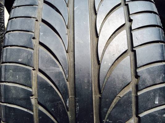 ยางขอบ19. 245/35/19 ปี08-09 ถูกๆคับ ยางขอบ19. 245/35/19 ปี08-09 ถูกๆคับ