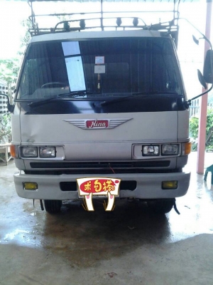 ขายรถ6ล้อ HINO KM  117แรง ยาว 5.5 เมตร พื้นเรียบ แอร์เย็น