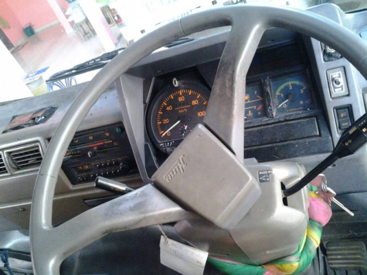 ขายรถ6ล้อ HINO KM 117แรง ยาว 5.5 เมตร พื้นเรียบ แอร์เย็น ขายรถ6ล้อ HINO KM 117แรง ยาว 5.5 เมตร พื้นเรียบ แอร์เย็น