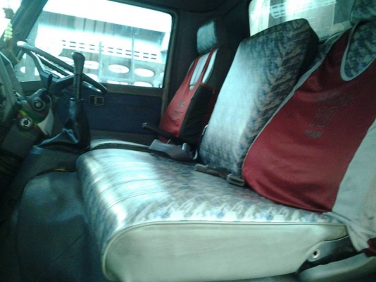 ขายรถ6ล้อ HINO KM 117แรง ยาว 5.5 เมตร พื้นเรียบ แอร์เย็น ขายรถ6ล้อ HINO KM 117แรง ยาว 5.5 เมตร พื้นเรียบ แอร์เย็น