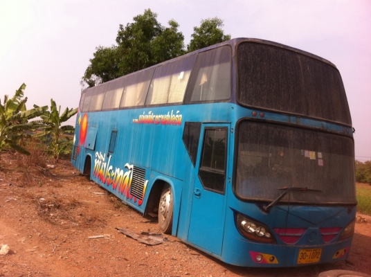 ขายด่วน รถบัส 6 ล้อ 2 คัน ขายด่วน รถบัส 6 ล้อ 2 คัน