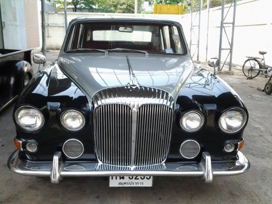 พี่ฝากขาย Daimler ราคา 2700000 บาทครับสนใจติดต่อได้ครับ
