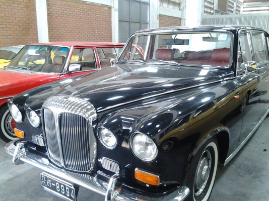 พี่ฝากขาย Daimler ราคา 2,500,000 บาทครับสนใจติดต่อได้ครับ 0826336557 โป้งครับ