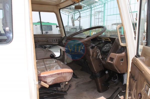 ขายหัวเก๋งรถบรรทุกเก่าจากญี่ปุ่น สภาพเกือบ 100\% ราคาไม่แพง อุปกรณ์ภายในห้องโดยสารครบพร้อมใช้งาน