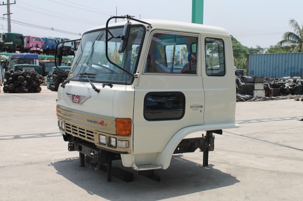 ขายหัวเก๋งรถบรรทุกเก่าจากญี่ปุ่น สภาพเกือบ 100\% ราคาไม่แพง อุปกรณ์ภายในห้องโดยสารครบพร้อมใช้งาน