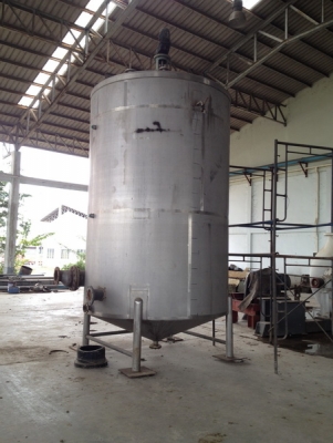 ขายถังสแตนเลสพร้อมใบกวน ขนาด 15,000 ลิตร สภาพสวยมาก พร้อมใช้งานครับ