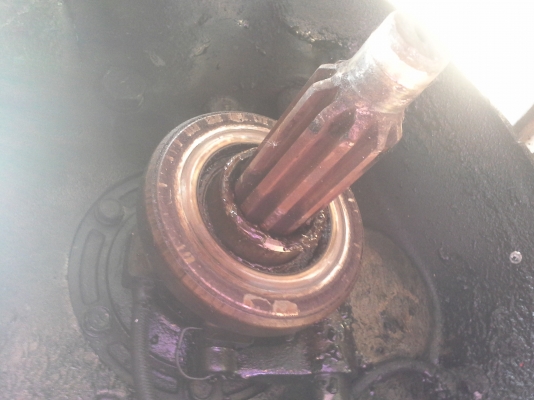 ขายเครื่อง Benz 210 รถบัส +เกีย+หม้อน้ำ+แท่น Tel. 0817364091(ป้อม)