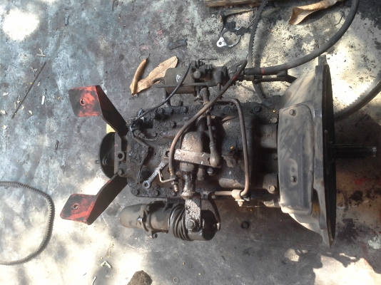 ขายเครื่อง Benz 210 รถบัส +เกีย+หม้อน้ำ+แท่น Tel. 0817364091(ป้อม)