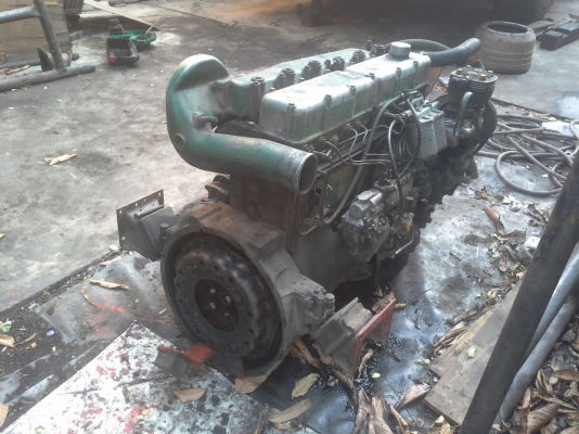 ขายเครื่อง Benz 210 รถบัส +เกีย+หม้อน้ำ+แท่น Tel. 0817364091(ป้อม)