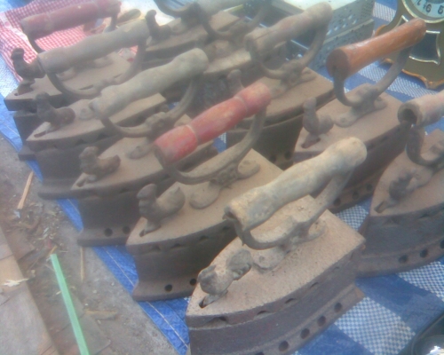 เตารีดโบราณหัวไก่