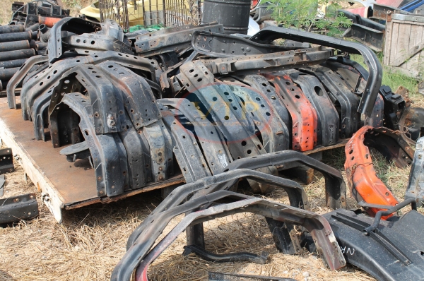 ขายรับหลังเก๋งรถบรรทุกเก่าญี่ปุ่น มีให้เลือกทั้งหัวเก๋ง 6,10,12 ล้อ