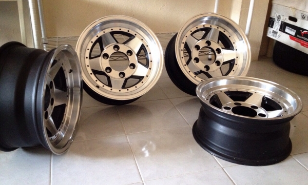 ขายล้อ Japan ขอบ 15x7 ออฟ0 6 รู สวยกริ๊ปครับ