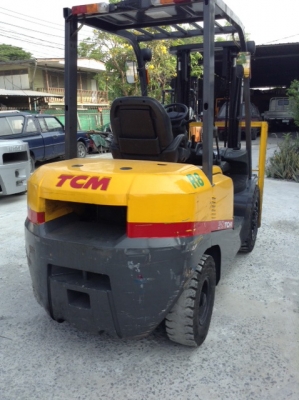 +++ ขายรถโฟล์คลิฟท์ T.C.M. FD30 รุ่นใหม่  เครื่องยนต์ดีเซล  เกียร์ธรรมดา  เสา  3  เมตร  งา 1,070  มม.  ยางตัน  *** สภาพดี  พร้อมใช้งาน  สนใจรายละเอียดโทร. 081-659-7598 ***