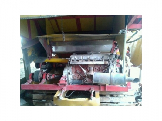 ขายรถเกี่ยวข้าวเกษตรพัฒนารุ่นปลดหนี้เครื่อง210ตัวเดิน12ปั้มแฝด ช่วงล่างดี สภาพพร้อมใช้งาน