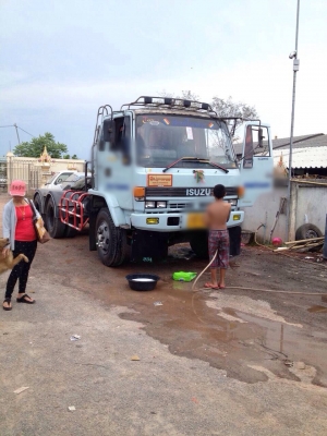 ขายสิบล้อหัวลาก Isuzu fxz13nfy เครื่อง 210 แรง พร้อมหาง 2 เพลา 12 เมตร ทะเบียนพร้อม