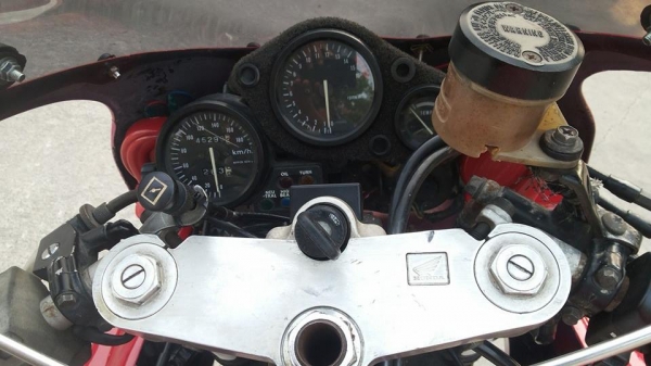 ขาย CBR 400 CC. ปี 92 ทะเบียนแท้พร้อมโอนทุกขนส่งทะเบียนไม่ขาดต่อหมดปี 58 ขาย CBR 400 CC. ปี 92 ทะเบียนแท้พร้อมโอนทุกขนส่งทะเบียนไม่ขาดต่อหมดปี 58