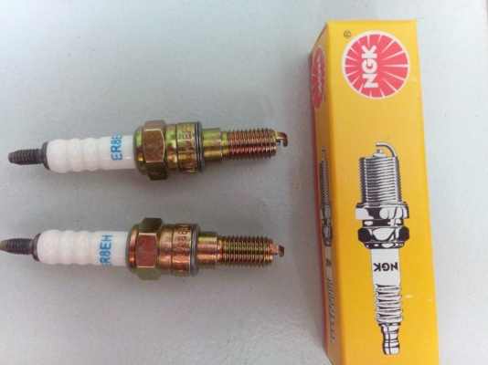 ขายปลีก-ส่ง หัวเทียน NC30 NC35 VFR  NGK made in Japan นำเข้า