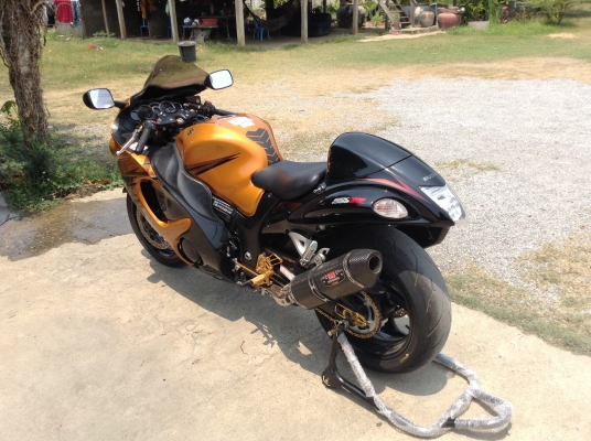 ธารนนทบุรี//ขาย hayabuza1300 ปี2009 สภาพนางฟ้า ของแต่งพอมี ระบบไฟสมบูรณ์ ระบบเครื่องสมบูรณ์  ราคา380,000 บาท อินวอยท์+ส.พ.ม แท้