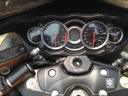 ธารนนทบุรี//ขาย hayabuza1300 ปี2009 สภาพนางฟ้า ของแต่งพอมี ระบบไฟสมบูรณ์ ระบบเครื่องสมบูรณ์  ราคา380,000 บาท อินวอยท์+ส.พ.ม แท้