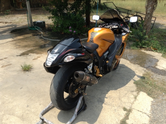 ธารนนทบุรี//ขาย hayabuza1300 ปี2009 สภาพนางฟ้า ของแต่งพอมี ระบบไฟสมบูรณ์ ระบบเครื่องสมบูรณ์  ราคา380,000 บาท อินวอยท์+ส.พ.ม แท้