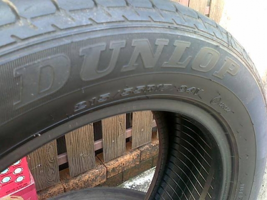 ยางDUNLOP 17 215/55/17 09ปี13 สภาพใหม่ดอกเต็ม
