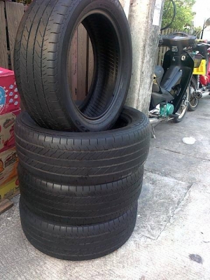 ยางDUNLOP 17 215/55/17 09ปี13 สภาพใหม่ดอกเต็ม