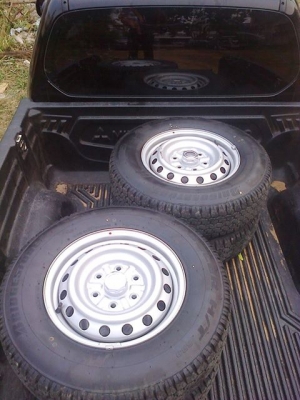 ล้อกระทะ16 6รูพร้อมยางบิดโตน205R16ดูเลอร์689ป้ายแดงปี4913