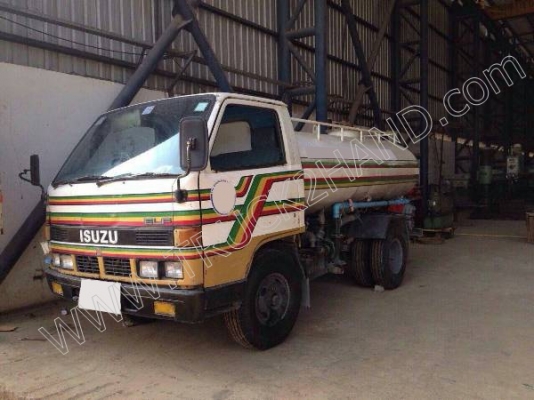 รถบรรทุก 6 ล้อ บรรทุกน้ำ ยี่ห้อ ISUZU รุ่น NKR58E