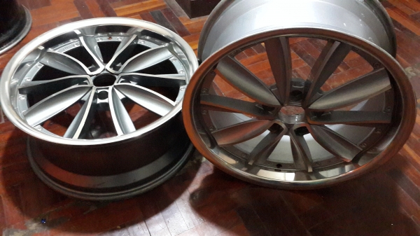 ขอบ 18 Valensa ลายใบพัด 5รู114 กว้าง 8 ***มีคู่เดียว***