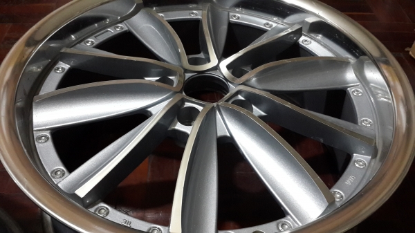 ขอบ 18 Valensa ลายใบพัด 5รู114 กว้าง 8 ***มีคู่เดียว***