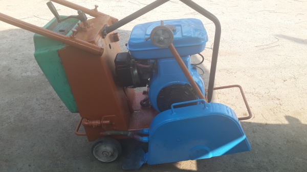 เครื่องตัดคอนกรีต  MIKASA MCD-L14