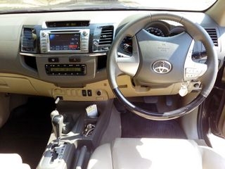 ขาย โตโยต้า ฟอร์จูนเนอร์ ปี 2012 เครื่องดีเซล 3000 ซีซี สีดำ เกียร์ออโต้ โฟร์วีล