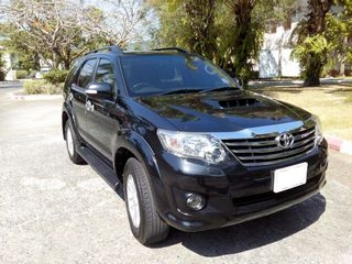 ขาย โตโยต้า ฟอร์จูนเนอร์ ปี 2012 เครื่องดีเซล 3000 ซีซี สีดำ เกียร์ออโต้ โฟร์วีล