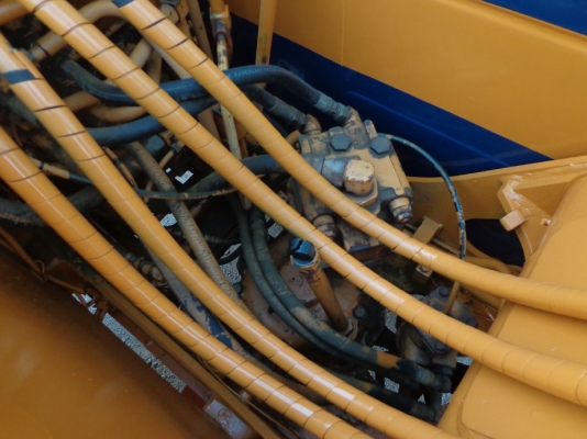 ขายรถแมคโค KOMATSU PC60-5 ติดต่อคุณจิ๊ด โทร. 089-7949488