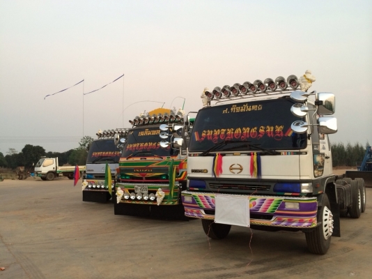 ขายด่วนสิบล้อดั้มสองเพลากะบะปิเนียม 240นางฟ้าแท้ ปี 38