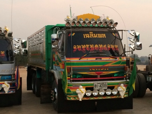 ขายด่วนสิบล้อดั้มสองเพลากะบะปิเนียม 240นางฟ้าแท้ ปี 38