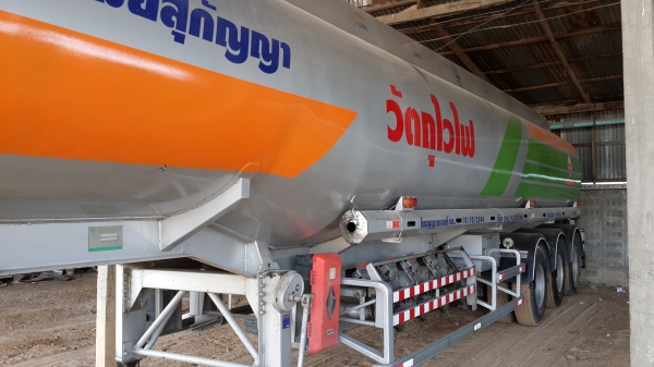 ขายหางเทลเลอร์บรรทุกน้ำมัน