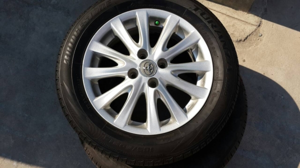 แม็ก toyota วีออส 12 ก้าน ขอบ 15 พร้อมยาง 185 60 15 ปี13